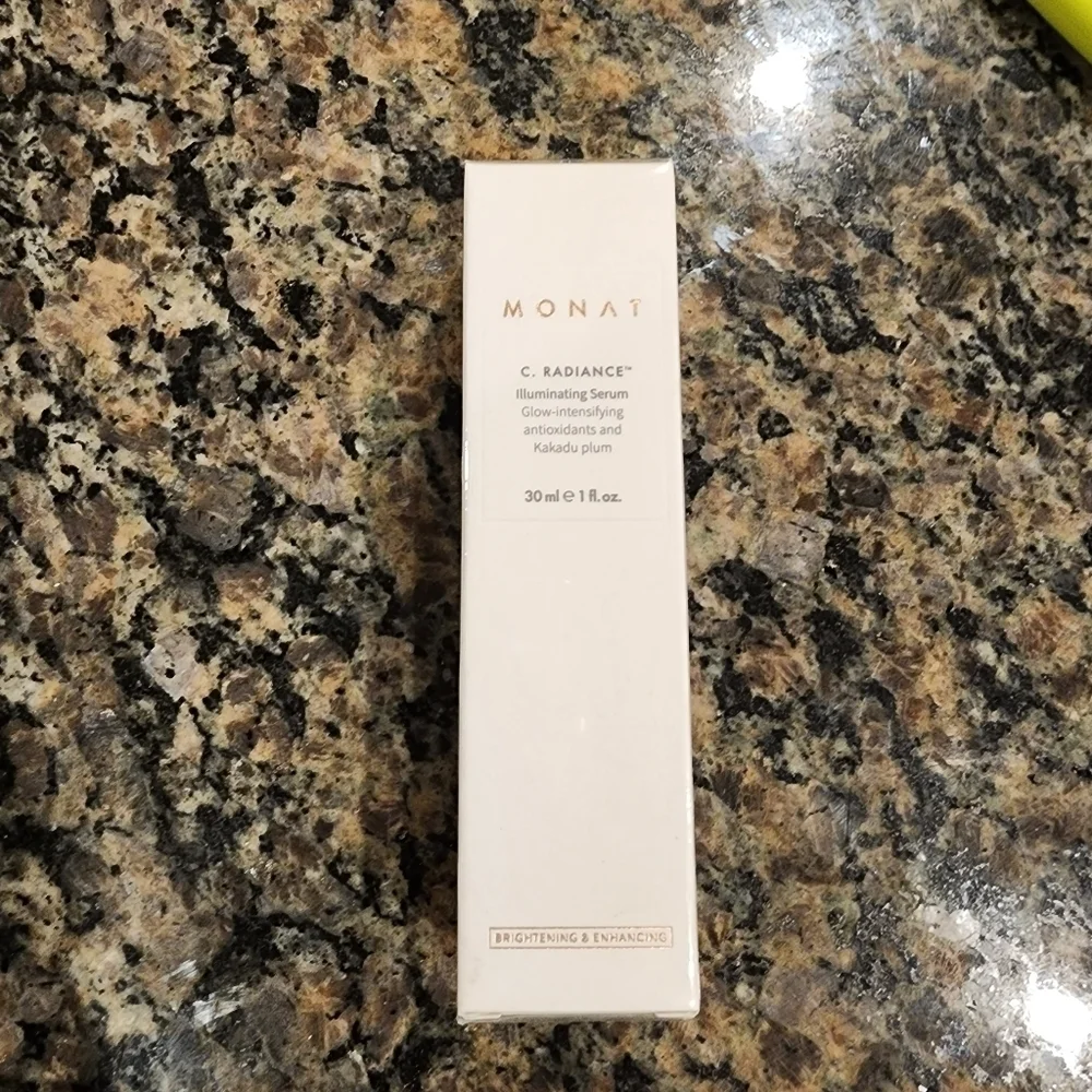 Monat C. Radiance Illuminating Serum - Picture 2 of 2